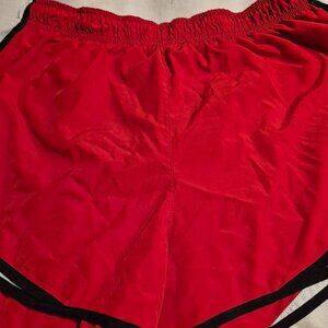 NIKE WOMEN RED DRI FIT ATHLETIC SHORTS SIZE XL
